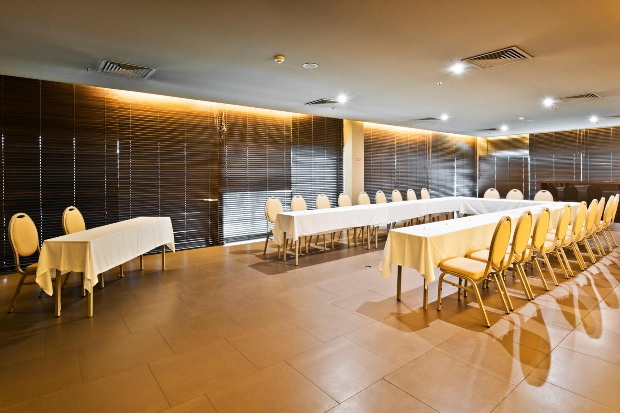 Golden Tulip Sao Joao Da Madeira Hotel Buitenkant foto